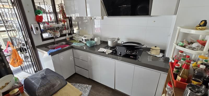 3 Story FH Corner Terrace, 5 Min walk to Kovan MRT. 1% Comm to Cobroke., Simon Walk, 4 Bedrooms, 4,300 sqft, Corner Terrace For Sale, by Warren Wu 吴晋全, 500121321 - Kitchen - PropertyGuru.com.sg