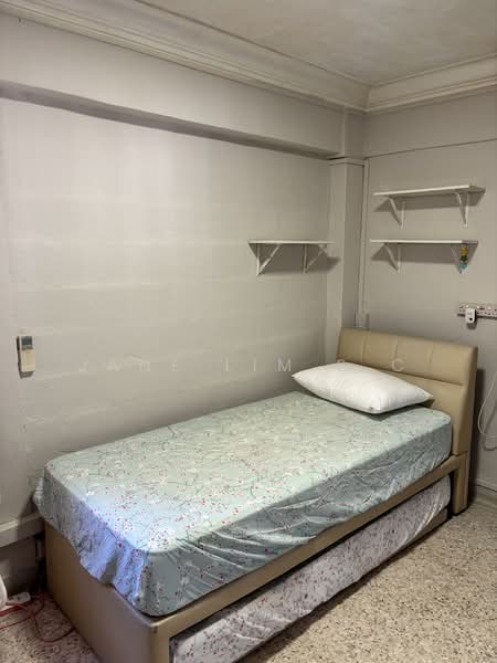 330 Clementi Avenue 2, 330 Clementi Avenue 2, Room Rental, 120 sqft, HDB Flat For Rent, by Jane Lim S C, 500121322 - Bedroom - PropertyGuru.com.sg