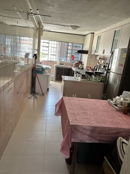 330 Clementi Avenue 2, 330 Clementi Avenue 2, Room Rental, 120 sqft, HDB Flat For Rent, by Jane Lim S C, 500121322 - Kitchen - PropertyGuru.com.sg