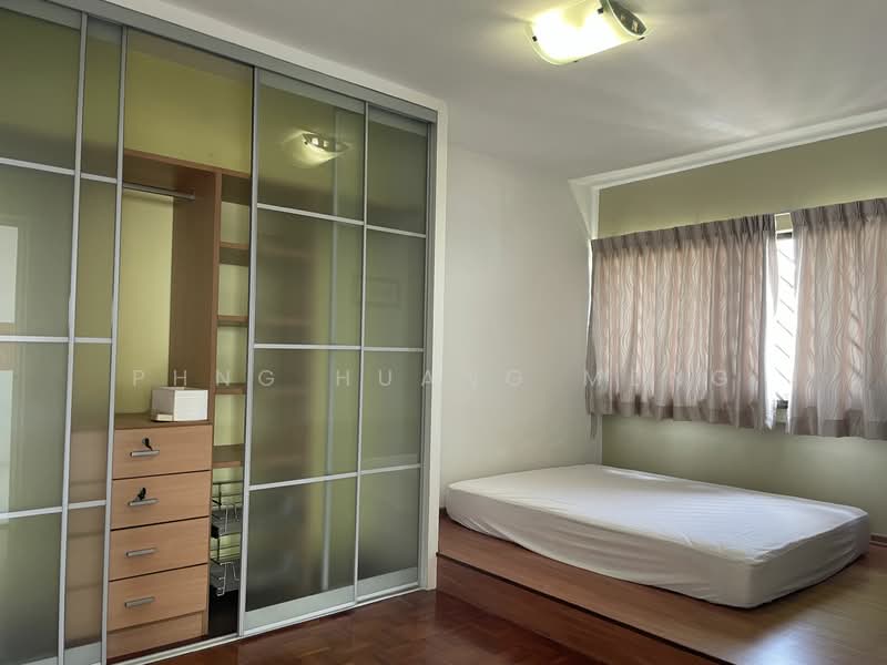 Neptune Court, 8 Marine Vista, 3 Bedrooms, 1,270 sqft, Apartment For Sale, by Phng Huang Meng, 500121324 - Master Bedroom - PropertyGuru.com.sg