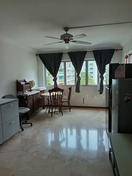 422 Fajar Road, 422 Fajar Road, Room Rental, 150 sqft, HDB Flat For Rent, by Vincent Tay, 500121327 - Dining Room - PropertyGuru.com.sg