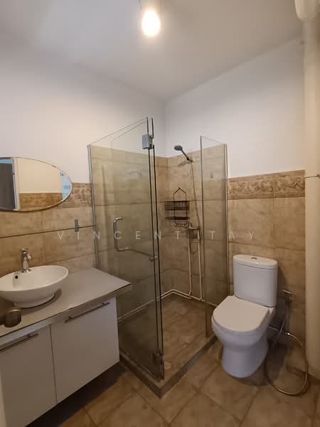 422 Fajar Road, 422 Fajar Road, Room Rental, 150 sqft, HDB Flat For Rent, by Vincent Tay, 500121327 - Bathroom - PropertyGuru.com.sg