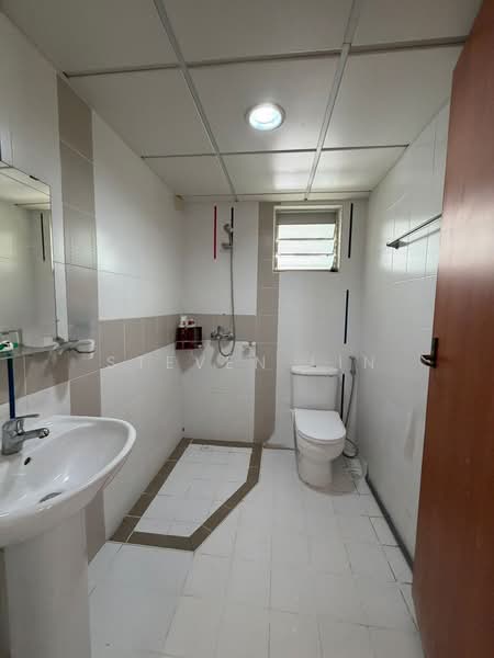 303C Punggol Central, 303C Punggol Central, 3 Bedrooms, 1,001 sqft, HDB Flat For Sale, by Steven Lin, 500121328 - Bathroom - PropertyGuru.com.sg