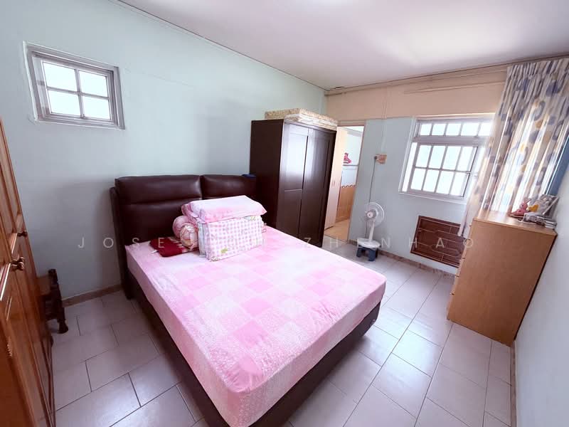 339 Jurong East Avenue 1, 339 Jurong East Avenue 1, 3 Bedrooms, 1,119 sqft, HDB Flat For Sale, by Jose Loh Zhenhao, 500121334 - Bedroom - PropertyGuru.com.sg