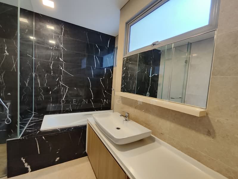 Woodhaven, 71 Woodgrove Avenue, 4 Bedrooms, 3,358 sqft, Condominium For Sale, by Den Ng 黄炜炜, 500121344 - Bathroom - PropertyGuru.com.sg