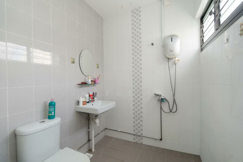 178 Woodlands Street 13, 178 Woodlands Street 13, 3 Bedrooms, 1,302 sqft, HDB Flat For Sale, by Vincent Tay, 500121346 - Bathroom - PropertyGuru.com.sg