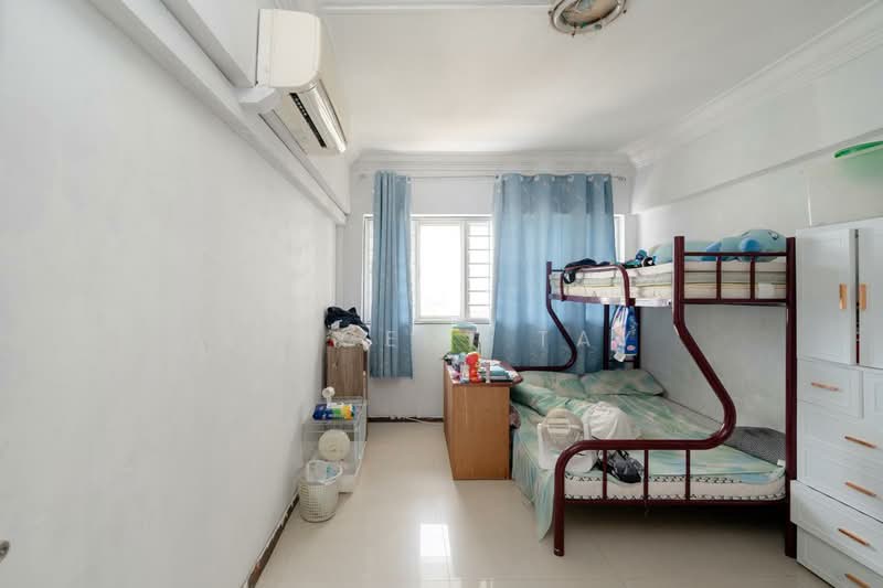 178 Woodlands Street 13, 178 Woodlands Street 13, 3 Bedrooms, 1,302 sqft, HDB Flat For Sale, by Vincent Tay, 500121346 - Bedroom - PropertyGuru.com.sg