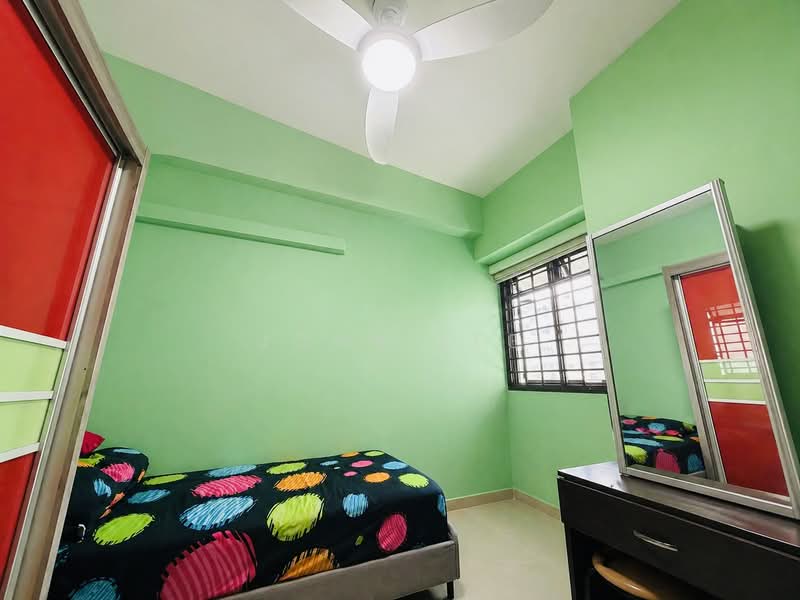 274B Jurong West Street 25, 274B Jurong West Street 25, 4 Bedrooms, 1,356 sqft, HDB Flat For Sale, by John Lee, 500121350 - Bedroom - PropertyGuru.com.sg