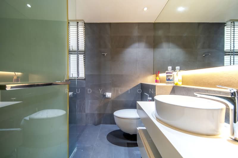 Waterwoods, 25 Punggol Field Walk, 3 Bedrooms, 1,044 sqft, Executive Condominium For Sale, by Rudy Liong, 500121356 - Bathroom - PropertyGuru.com.sg