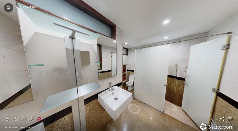 Very spacious 3.5 Storey with Basement Semi-D near Beautyworld transformation, , 10+ Bedrooms, 7,660 sqft, Semi-Detached House For Sale, by Huttons Landed Division, 500121360 - Bathroom - PropertyGuru.com.sg