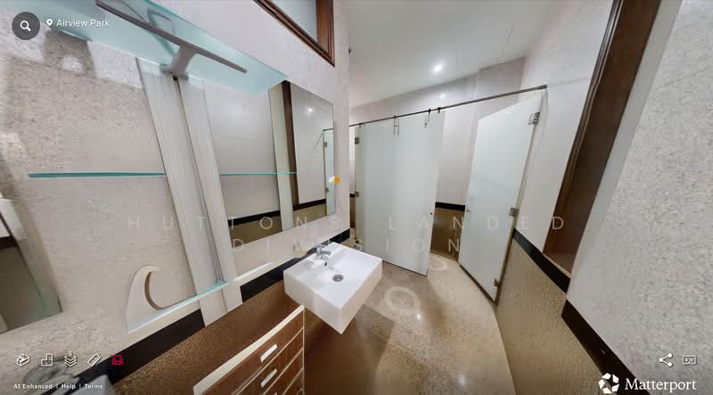 Very spacious 3.5 Storey with Basement Semi-D near Beautyworld transformation, , 10+ Bedrooms, 7,660 sqft, Semi-Detached House For Sale, by Huttons Landed Division, 500121360 - Bathroom - PropertyGuru.com.sg