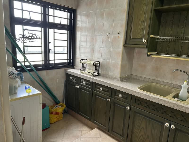 19 Bedok South Road, 19 Bedok South Road, 3 Bedrooms, 1,227 sqft, HDB Flat For Sale, by Linda Loh, 500121361 - Kitchen - PropertyGuru.com.sg
