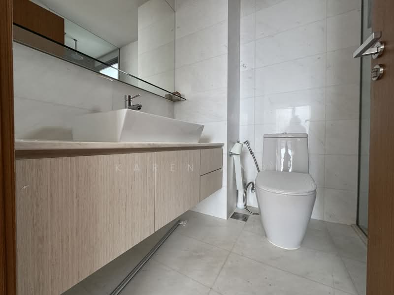 Vista Residences, 28 Jalan Datoh, 3 Bedrooms, 1,173 sqft, Condominium For Rent, by Karen Ang, 500121366 - Master Bathroom - PropertyGuru.com.sg