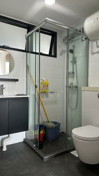 93 Dawson Road, 93 Dawson Road, 2 Bedrooms, 700 sqft, HDB Flat For Sale, by James Kuwe, 500121370 - Bathroom - PropertyGuru.com.sg