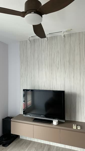 93 Dawson Road, 93 Dawson Road, 2 Bedrooms, 700 sqft, HDB Flat For Sale, by James Kuwe, 500121370 - Living Room - PropertyGuru.com.sg