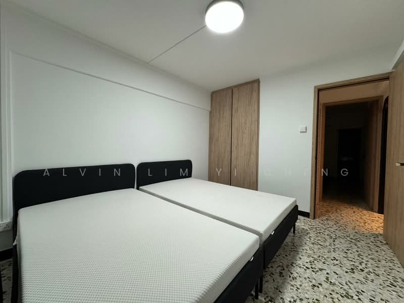 476 Ang Mo Kio Avenue 10, 476 Ang Mo Kio Avenue 10, 2 Bedrooms, 721 sqft, HDB Flat For Sale, by Alvin Lim Yi Cheng, 500121380 - Bedroom - PropertyGuru.com.sg