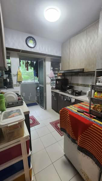 459 Yishun Avenue 11, 459 Yishun Avenue 11, 2 Bedrooms, 721 sqft, HDB Flat For Rent, by JOREEN LIM, 500121400 - Kitchen - PropertyGuru.com.sg
