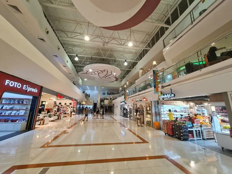 Thomson Plaza, 301 Upper Thomson Road, 670 sqft, Mall Shop For Sale, by Sheadon Chay, 500121422 - Interior - CommercialGuru.com.sg