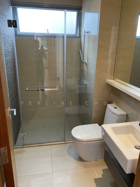 Woodhaven, 71 Woodgrove Avenue, 4 Bedrooms, 3,358 sqft, Cluster House For Sale, by Perline Chua, 500121435 - Bathroom - PropertyGuru.com.sg