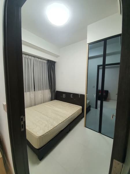 The Rise @ Oxley - Residences, 71 Oxley Rise, 2 Bedrooms, 646 sqft, Apartment For Sale, by Goh Betty, 500121447 - Master Bedroom - PropertyGuru.com.sg