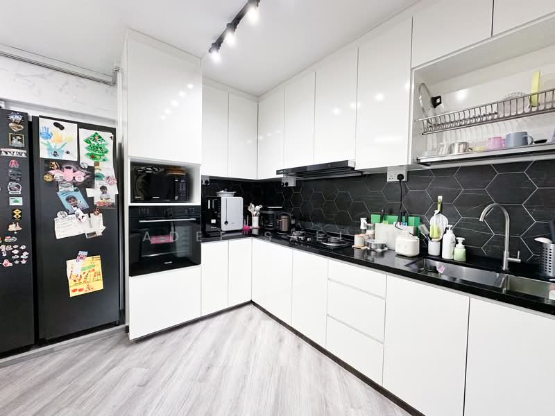 261B Sengkang East Way, 261B Sengkang East Way, 3 Bedrooms, 1,184 sqft, HDB Flat For Sale, by Adee Salleh, 500121448 - Kitchen - PropertyGuru.com.sg