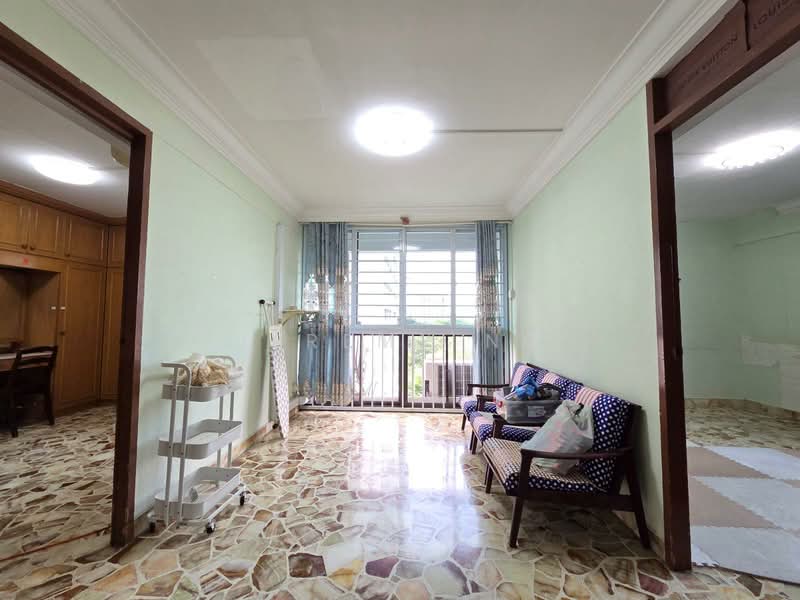 218 Lorong 8 Toa Payoh, 218 Lorong 8 Toa Payoh, 3 Bedrooms, 1,227 sqft, HDB Flat For Sale, by Jeremy Ng, 500121451 - Living Room - PropertyGuru.com.sg