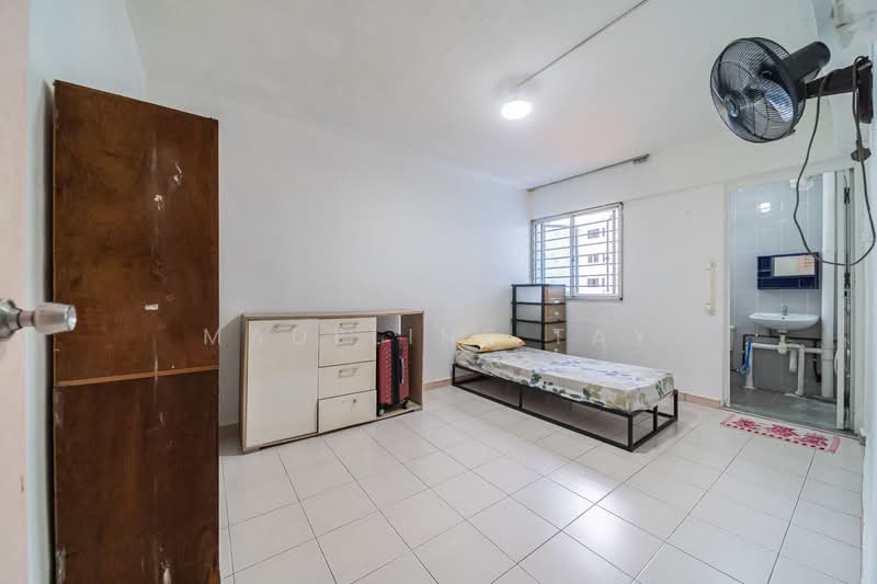 456 Jurong West Street 41, 456 Jurong West Street 41, 3 Bedrooms, 1,001 sqft, HDB Flat For Sale, by Madeline Tay, 500121457 - Bedroom - PropertyGuru.com.sg