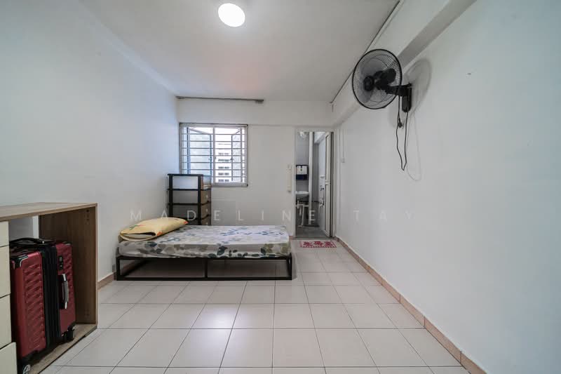 456 Jurong West Street 41, 456 Jurong West Street 41, 3 Bedrooms, 1,001 sqft, HDB Flat For Sale, by Madeline Tay, 500121457 - Bedroom - PropertyGuru.com.sg