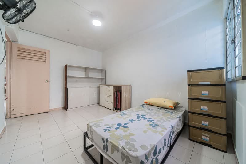 456 Jurong West Street 41, 456 Jurong West Street 41, 3 Bedrooms, 1,001 sqft, HDB Flat For Sale, by Madeline Tay, 500121457 - Bedroom - PropertyGuru.com.sg