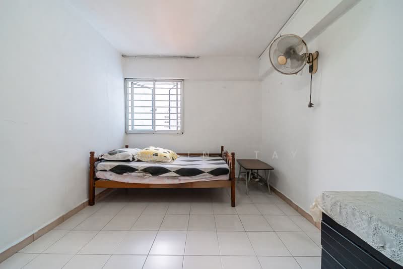 456 Jurong West Street 41, 456 Jurong West Street 41, 3 Bedrooms, 1,001 sqft, HDB Flat For Sale, by Madeline Tay, 500121457 - Bedroom - PropertyGuru.com.sg