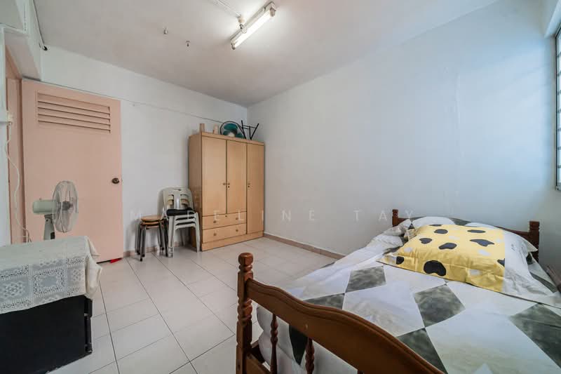 456 Jurong West Street 41, 456 Jurong West Street 41, 3 Bedrooms, 1,001 sqft, HDB Flat For Sale, by Madeline Tay, 500121457 - Bedroom - PropertyGuru.com.sg