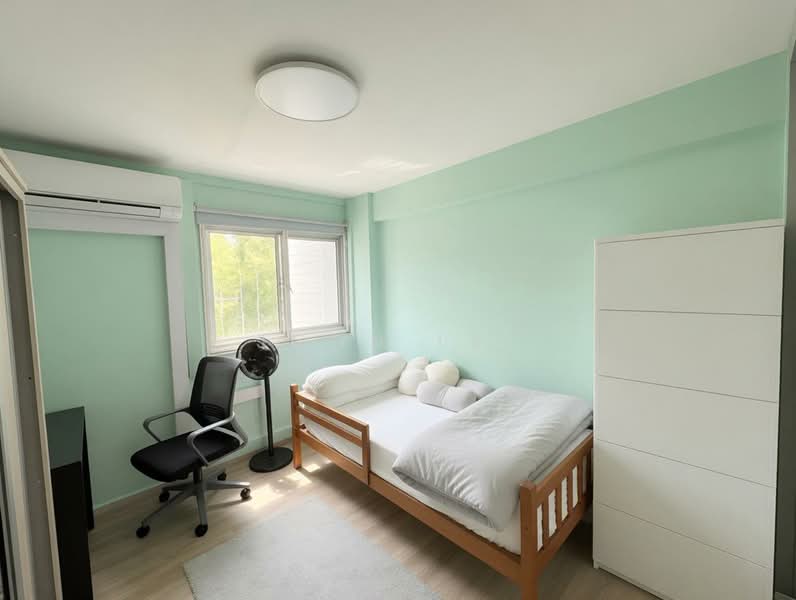 20 Marine Terrace, 20 Marine Terrace, 3 Bedrooms, 1,399 sqft, HDB Flat For Sale, by John Lee, 500121462 - Bedroom - PropertyGuru.com.sg