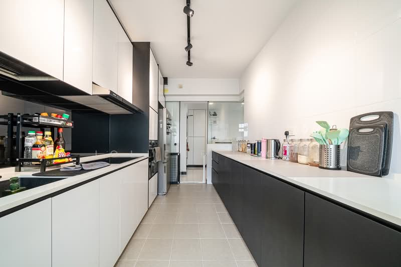 666A Punggol Drive, 666A Punggol Drive, 3 Bedrooms, 1,001 sqft, HDB Flat For Sale, by Jollene Leow, 500121465 - Kitchen - PropertyGuru.com.sg