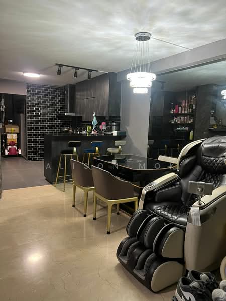 919 Hougang Avenue 4, 919 Hougang Avenue 4, 3 Bedrooms, 1,076 sqft, HDB Flat For Sale, by Alison Mok, 500121479 - Kitchen - PropertyGuru.com.sg