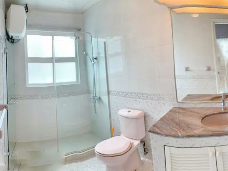 Ville Royale, 310 River Valley Road, 3 Bedrooms, 1,389 sqft, Apartment For Rent, by Rayne Chua 蔡美慧, 500121481 - Bathroom - PropertyGuru.com.sg