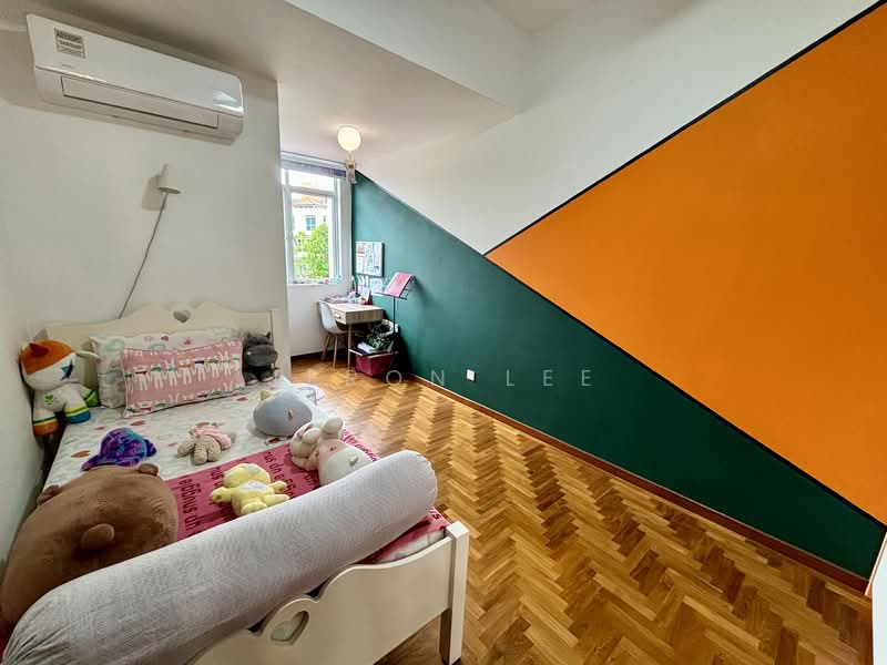 Loyang Villas, Loyang Rise, 5 Bedrooms, 3,000 sqft, Terraced House For Sale, by Jeron Lee, 500121524 - Bedroom 1 @ L2 - PropertyGuru.com.sg