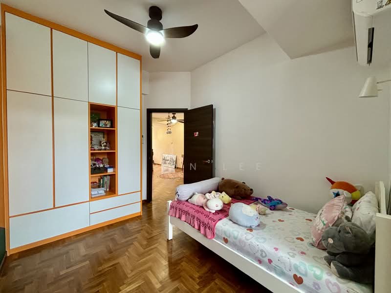 Loyang Villas, Loyang Rise, 5 Bedrooms, 3,000 sqft, Terraced House For Sale, by Jeron Lee, 500121524 - Bedroom 1 @ L2 - PropertyGuru.com.sg