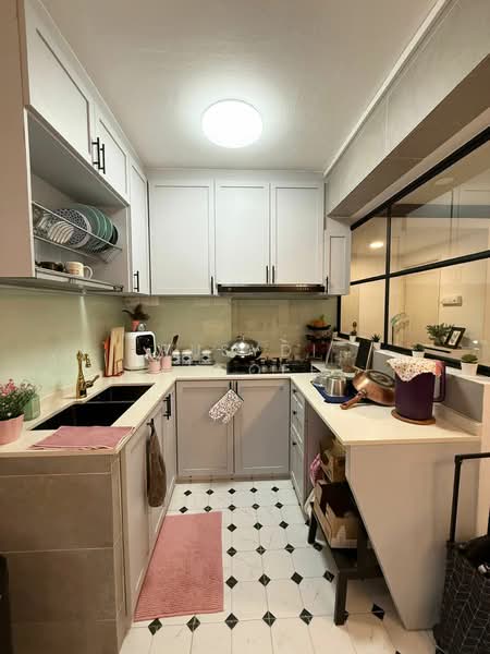 582 Pasir Ris Street 53, 582 Pasir Ris Street 53, 3 Bedrooms, 1,593 sqft, HDB Flat For Sale, by Rusydi Yusoff, 500121533 - Kitchen - PropertyGuru.com.sg