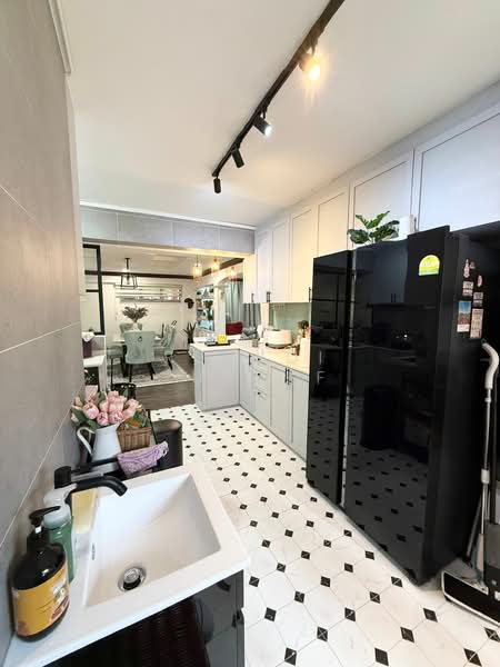 582 Pasir Ris Street 53, 582 Pasir Ris Street 53, 3 Bedrooms, 1,593 sqft, HDB Flat For Sale, by Rusydi Yusoff, 500121533 - Kitchen - PropertyGuru.com.sg