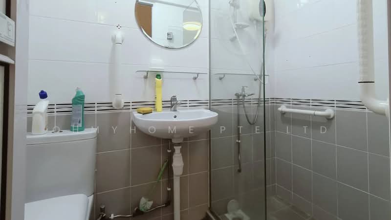 333 Serangoon Avenue 3, 333 Serangoon Avenue 3, 3 Bedrooms, 904 sqft, HDB Flat For Sale, by OHMYHOME PTE LTD, 500121545 - Bathroom - PropertyGuru.com.sg