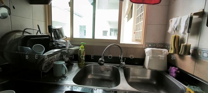 Yishun Sapphire, 40 Canberra Drive, 3 Bedrooms, 1,163 sqft, Condominium For Sale, by Beatrice Ong 王甜雅, 500121584 - Kitchen - PropertyGuru.com.sg