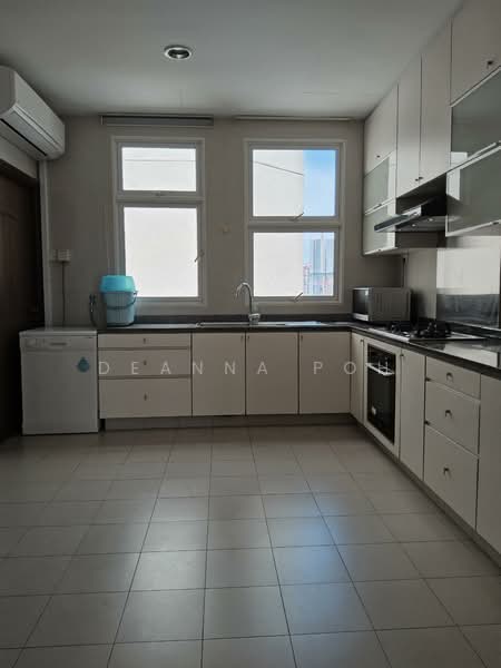 Sheares Ville, 9 Holt Road, 4 Bedrooms, 3,121 sqft, Condominium For Rent, by Deanna Poh, 500121589 - Kitchen - PropertyGuru.com.sg