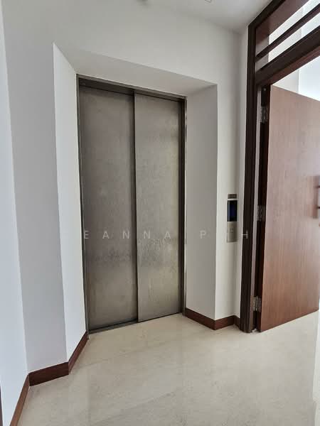 Sheares Ville, 9 Holt Road, 4 Bedrooms, 3,121 sqft, Condominium For Rent, by Deanna Poh, 500121589 - Entrance - PropertyGuru.com.sg