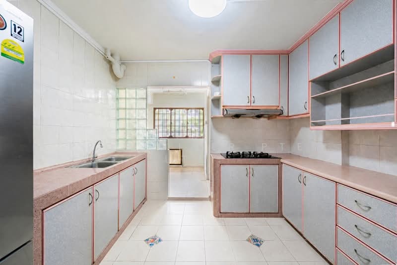 366 Corporation Drive, 366 Corporation Drive, 3 Bedrooms, 1,098 sqft, HDB Flat For Sale, by Gina Tow, 500121597 - Kitchen - PropertyGuru.com.sg