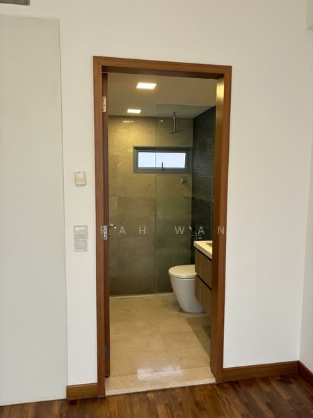 Woodhaven, 71 Woodgrove Avenue, 3 Bedrooms, 1,173 sqft, Condominium For Sale, by Norah Wang, 500121604 - Bathroom - PropertyGuru.com.sg