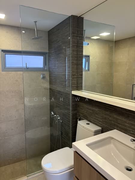 Woodhaven, 71 Woodgrove Avenue, 3 Bedrooms, 1,173 sqft, Condominium For Sale, by Norah Wang, 500121604 - Bathroom - PropertyGuru.com.sg