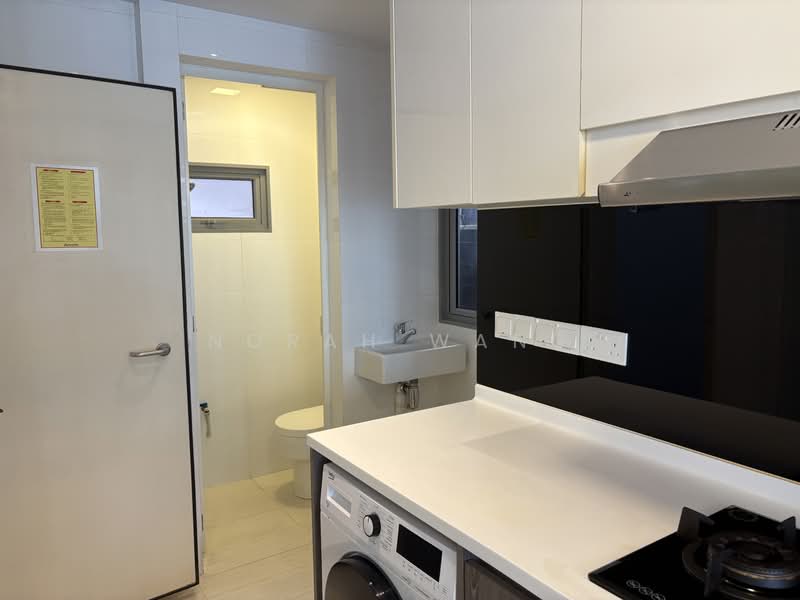 Woodhaven, 71 Woodgrove Avenue, 3 Bedrooms, 1,173 sqft, Condominium For Sale, by Norah Wang, 500121604 - Kitchen - PropertyGuru.com.sg