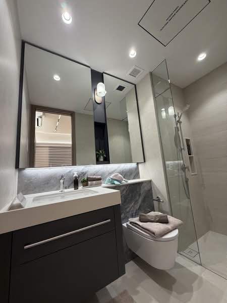 Vela Bay, Bayshore Road, 5 Bedrooms, 1,582 sqft, Condominium For Sale, by Jolene See, 500121609 - Bathroom - PropertyGuru.com.sg