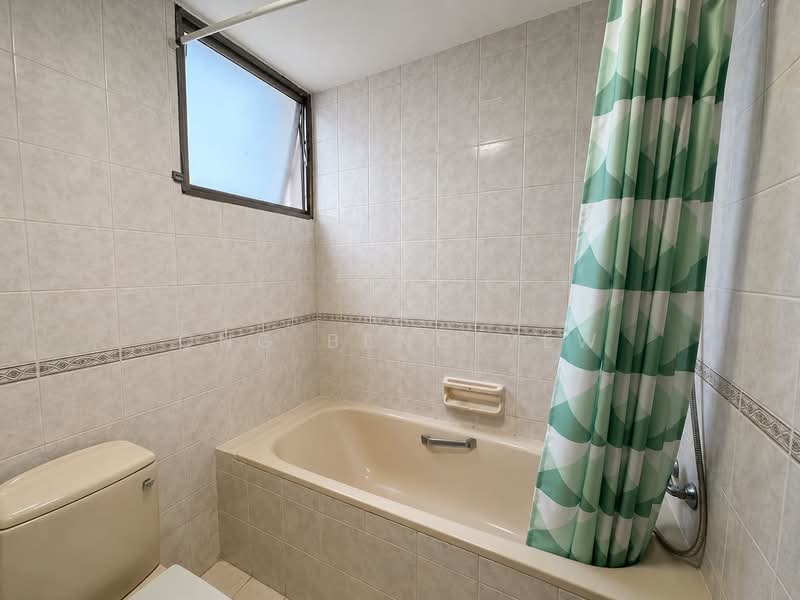 Parc Oasis, 43 Jurong East Avenue 1, 3 Bedrooms, 1,227 sqft, Condominium For Rent, by Ong Beng Yew, 500121625 - Bathroom - PropertyGuru.com.sg