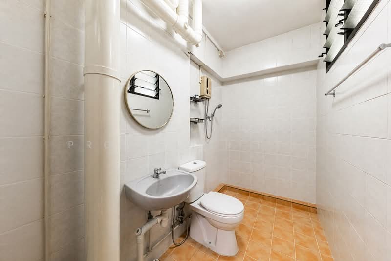 526 Jelapang Road, 526 Jelapang Road, 3 Bedrooms, 1,098 sqft, HDB Flat For Sale, by PROPSELLER PTE. LTD., 500121632 - Bathroom - PropertyGuru.com.sg